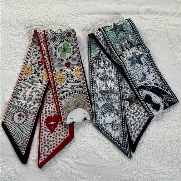 Beautiful Small scarf - Picture 1 of 5